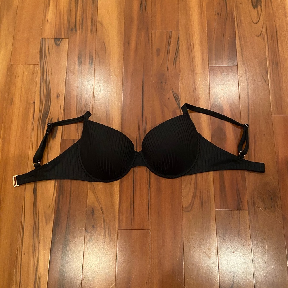 Black bikini top